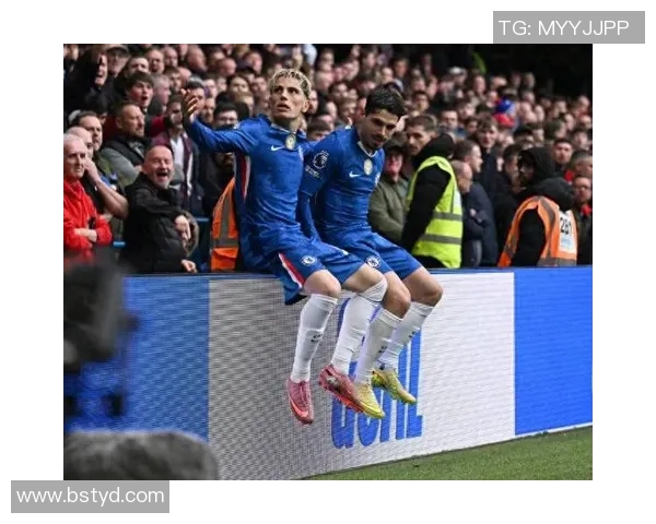 曼联惨遭惨败!切尔西三球完胜对手，重回英超前四位置